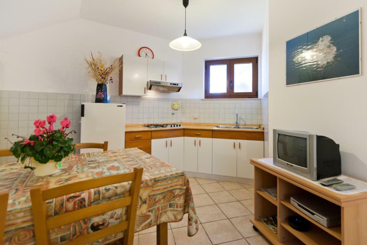 Apartments Redenta Tar-Vabriga Extérieur photo
