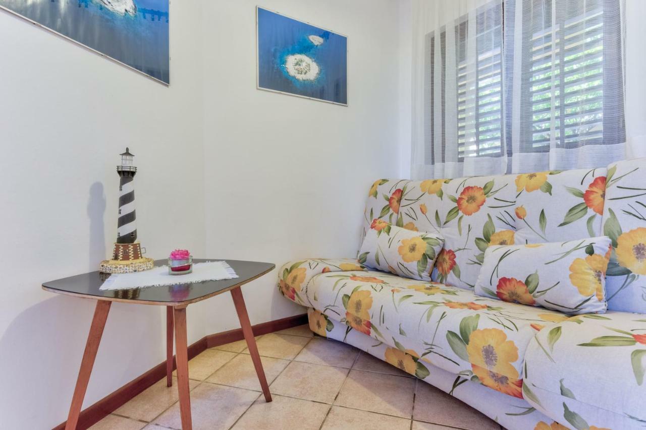Apartments Redenta Tar-Vabriga Extérieur photo